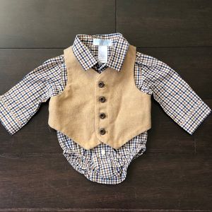 2 piece 3-6m Janie and Jack shirt and vest